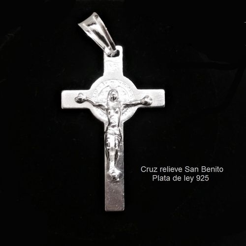 Cruz de San Benito relieve con medalla. Plata de Ley 925